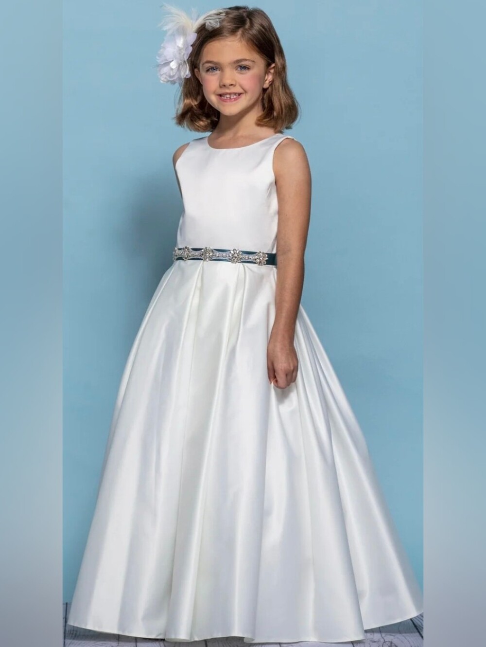 NWT Rosebuds White Satin Flower Girl Rhinestone Jeweled Beaded Belt Dress Sz 6